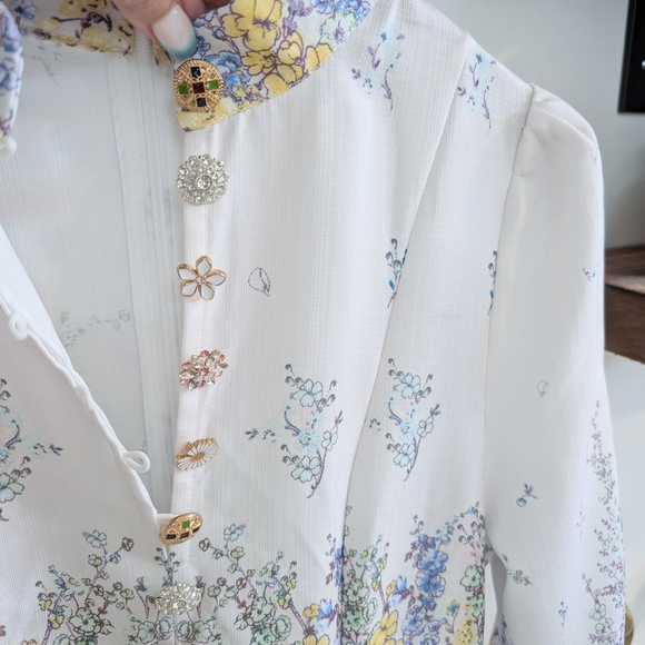 Oo la La! Floral Boho Dress with Bell Sleeves - Picture 3 of 16